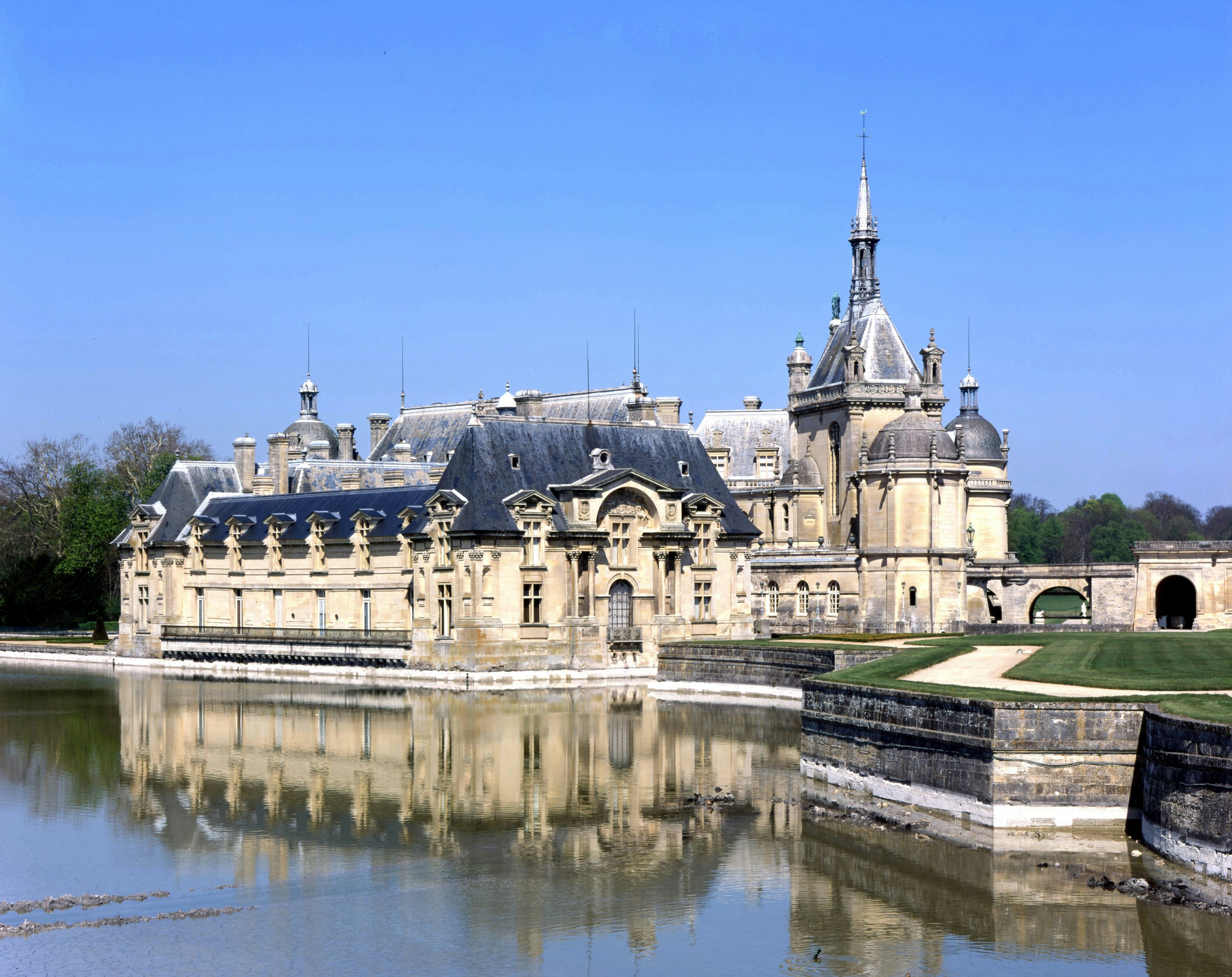 Chateau Chantilly Oise, France (Photo by: Digital Light Source/UIG via Getty Images)