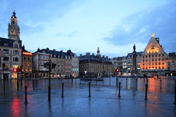 Twilight view of the Grand Place