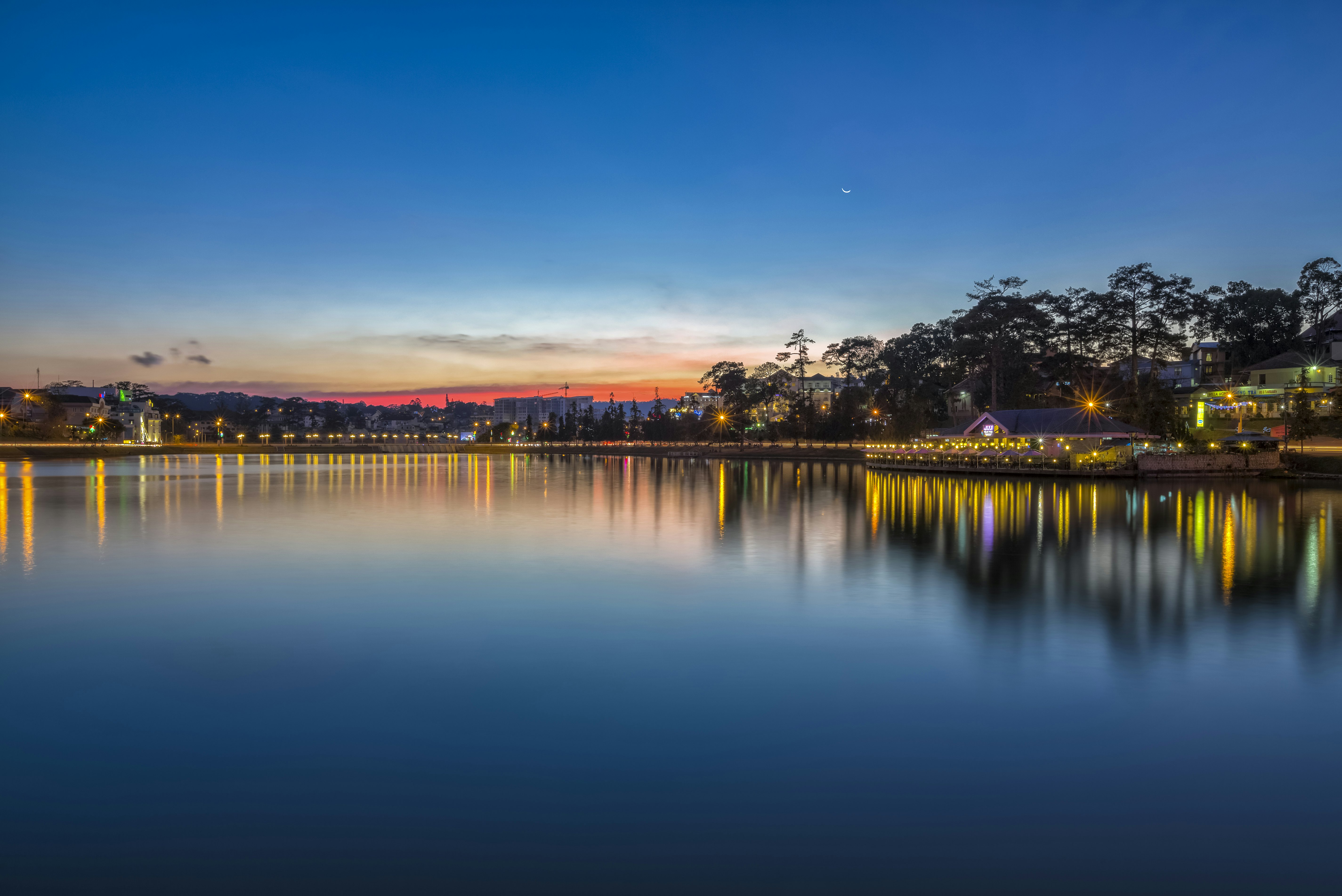 Blue hour at Xuan Huong Lake