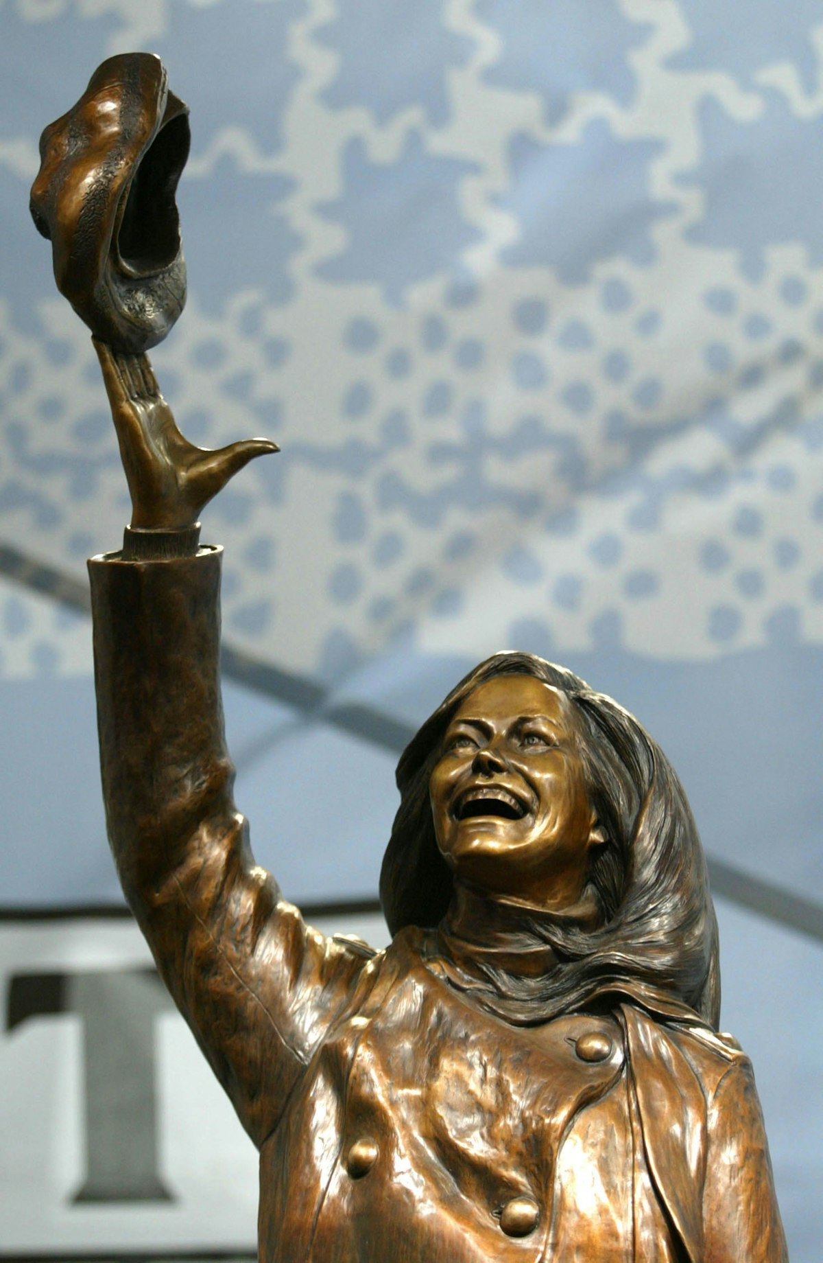 405090 10: The Statue Honoring Mary Tyler Moore Was Unveiled May 8, 2002 In Minneapolis, Mn. The Statue Depicts Moore Tossing Her Tam (Hat) From The Opening Credits Of The "The Mary Tyler Moore Show".  (Photo By Mike Ekern/Getty Images)