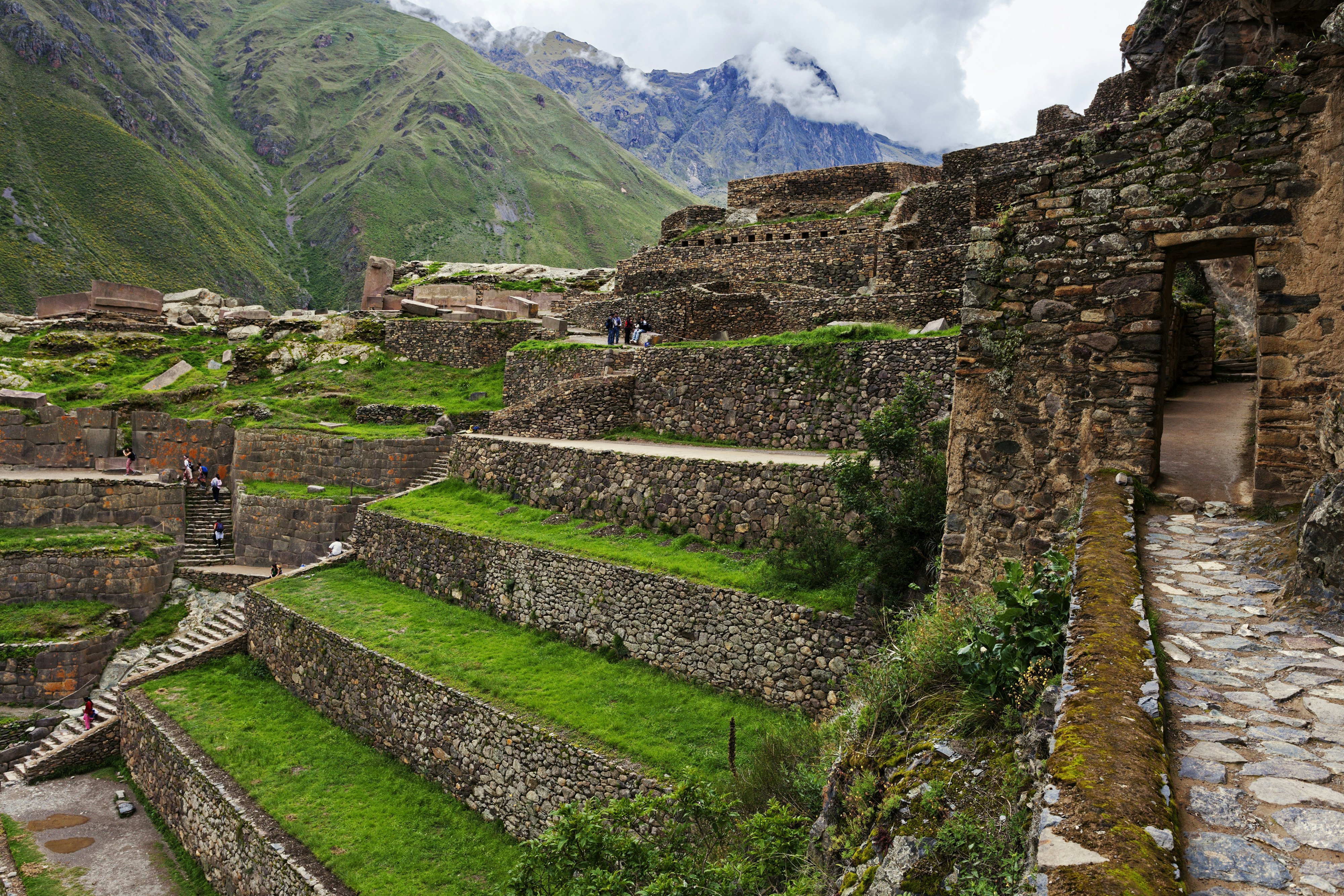 Ollantaytambo ruins