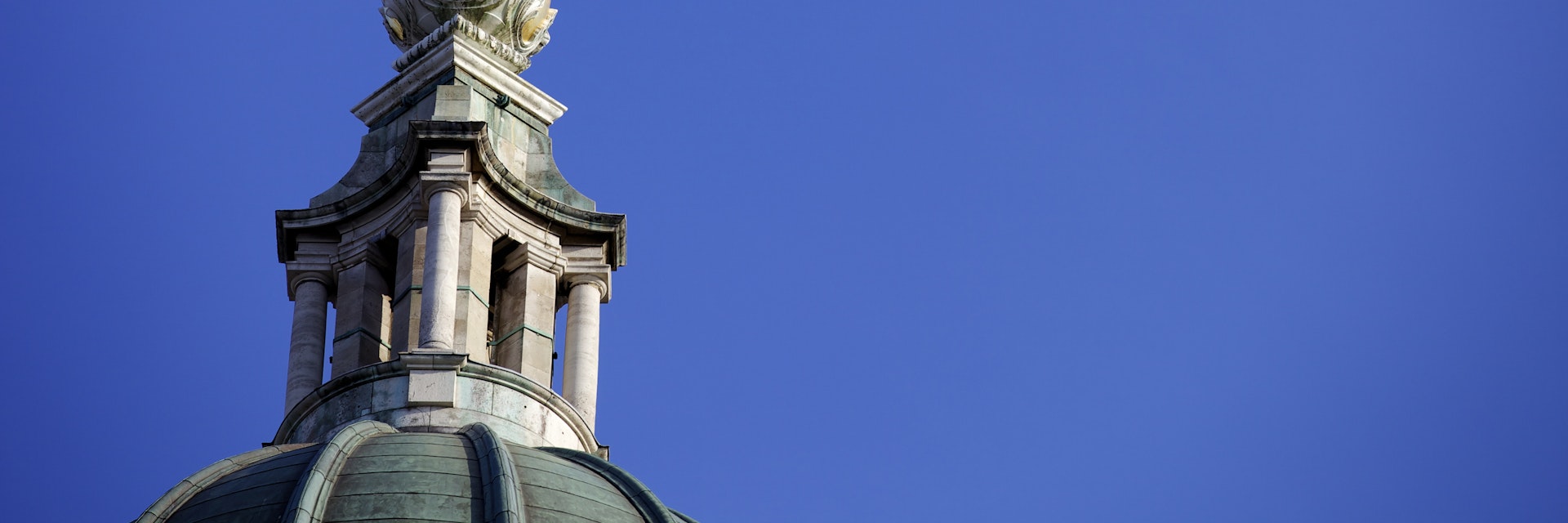Scales of Justice above the Old Bailey Law Courts (Central Criminal Court) on former site of Newgate Prison, London, England, United Kingdom, Europe