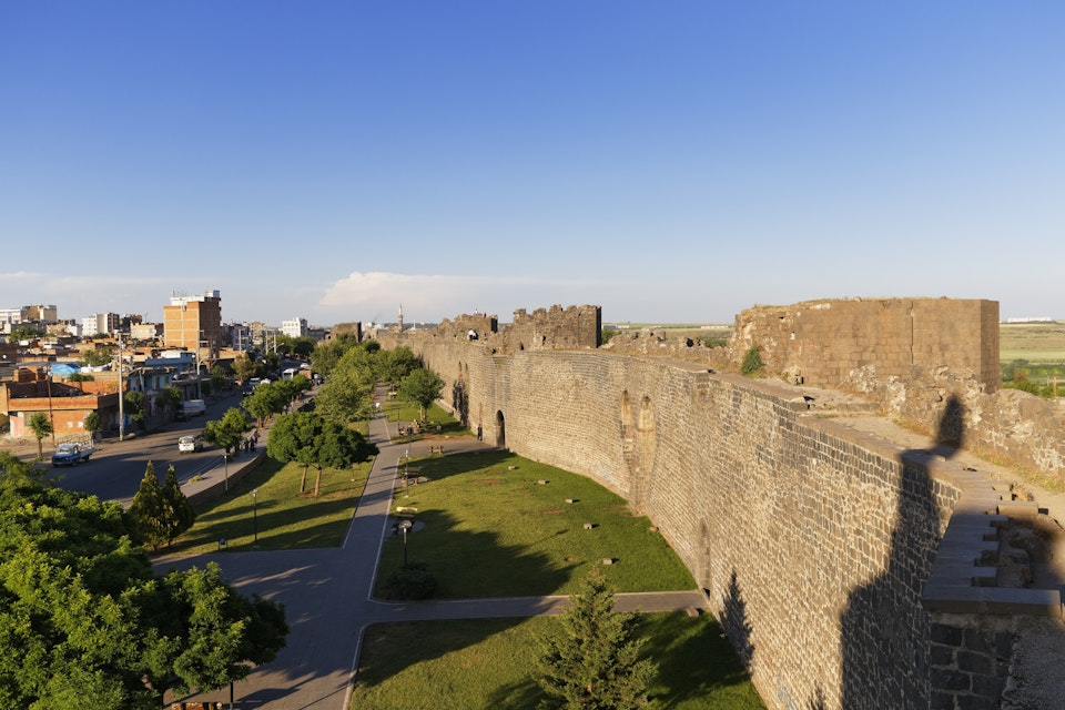 Turkey, Diyarbakir, view to city wall