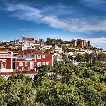 Portugal, Algarve, Silves, Old town with Cathedral and castle
