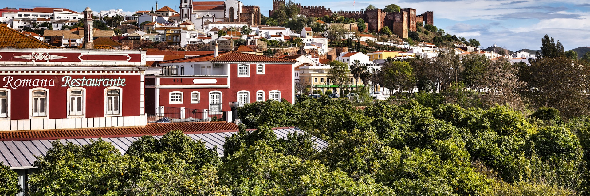 Portugal, Algarve, Silves, Old town with Cathedral and castle