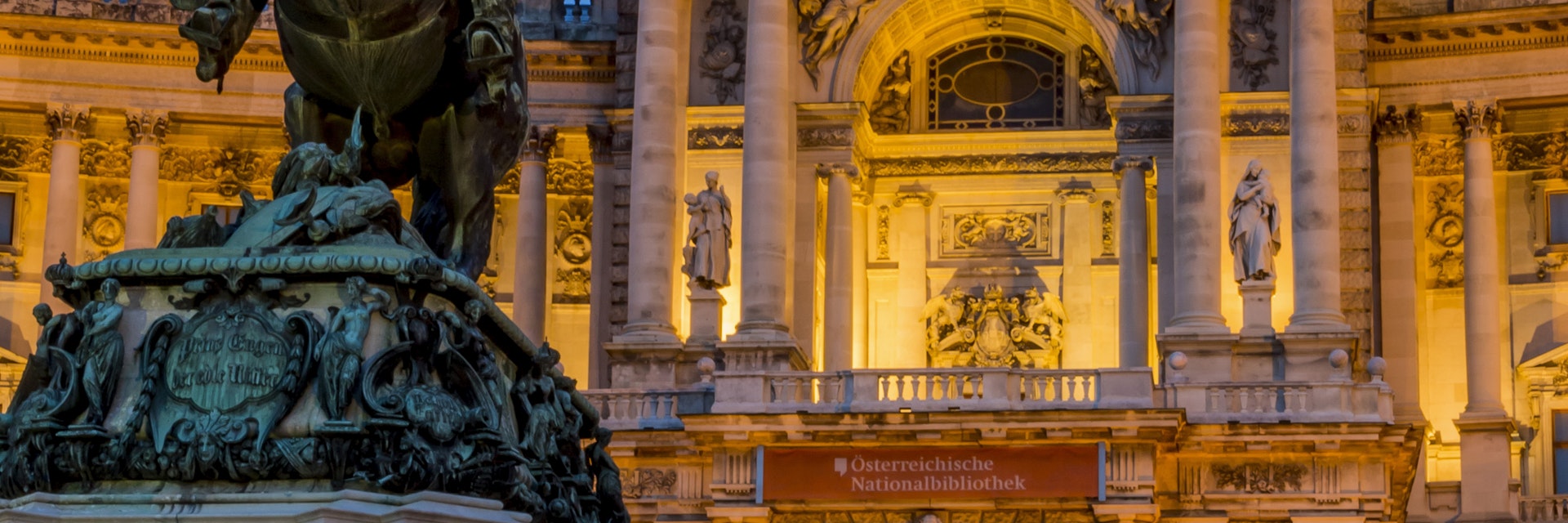 Austria, Vienna, view to lighted Hofburg Palace at twilight
