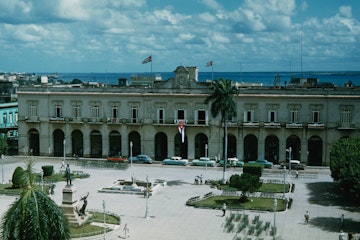 The Palacio de Gobierno (Governor's Palace) on the Plaza de Armas, later renamed Parque de Libertad (Liberty Park) in Matanzas, Cuba, circa 1959.  (Photo by Archive Photos/Getty Images)