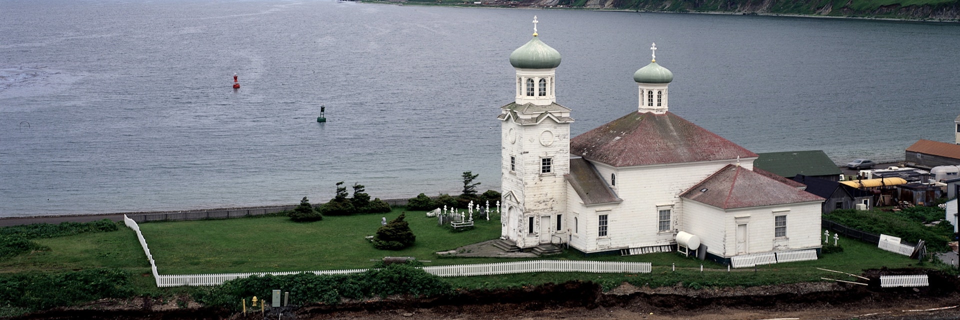 (GERMANY OUT) Aleuten : Unalaska, Dutch Harbour :Russisch-orthodoxe Kirche undErinnerungsstätte (Photo by Kanus/ullstein bild via Getty Images)