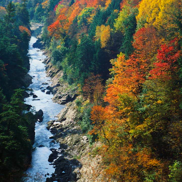Ottauquechee River, Quechee Gorge, Quechee National Park, Vermont USA