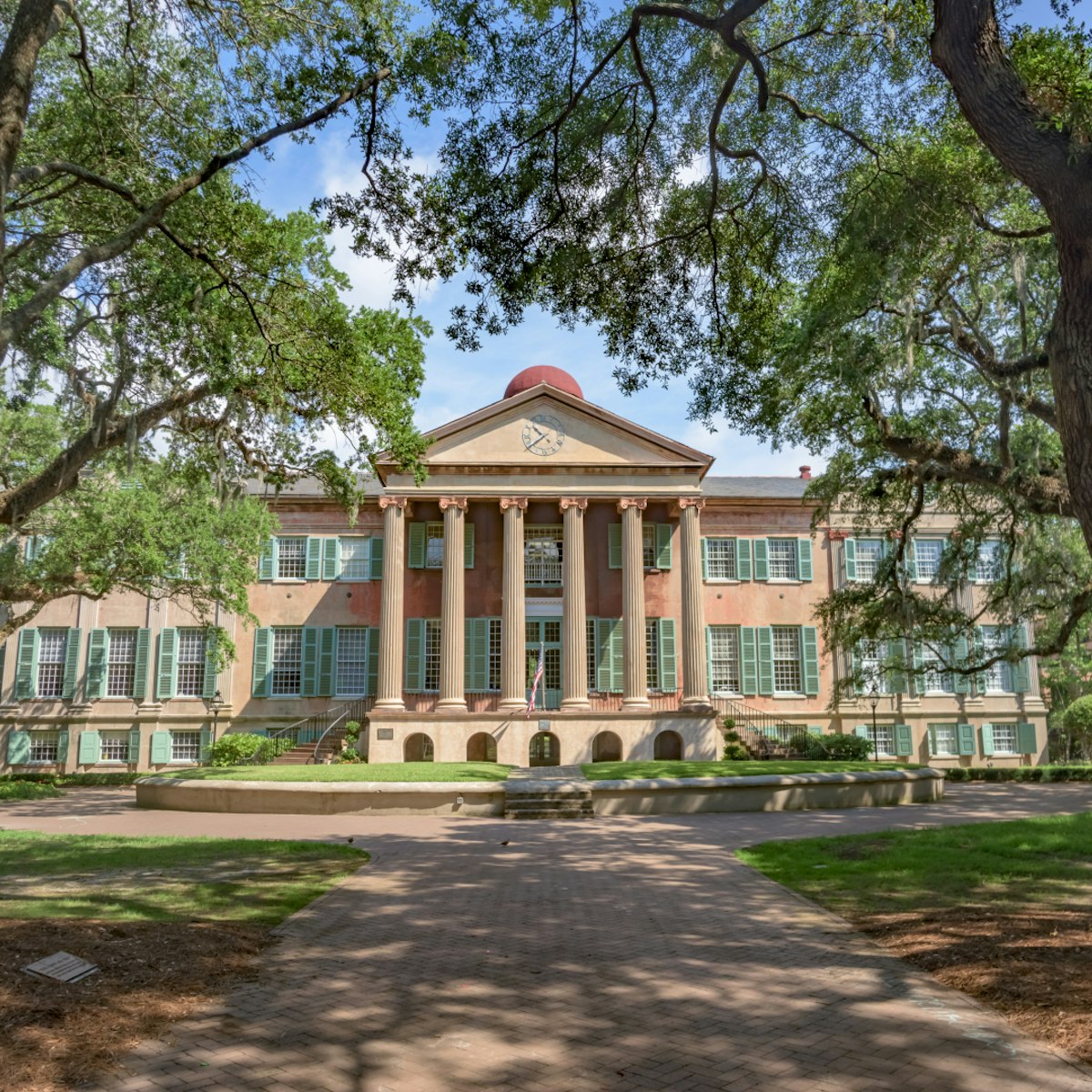 Randolph Hall, the main academic building on the College of Charleston campus. Charleston, SC. Built 1828-29 and one of the oldest college buildings still in use in the U.S. Classical, colonial antebellum style