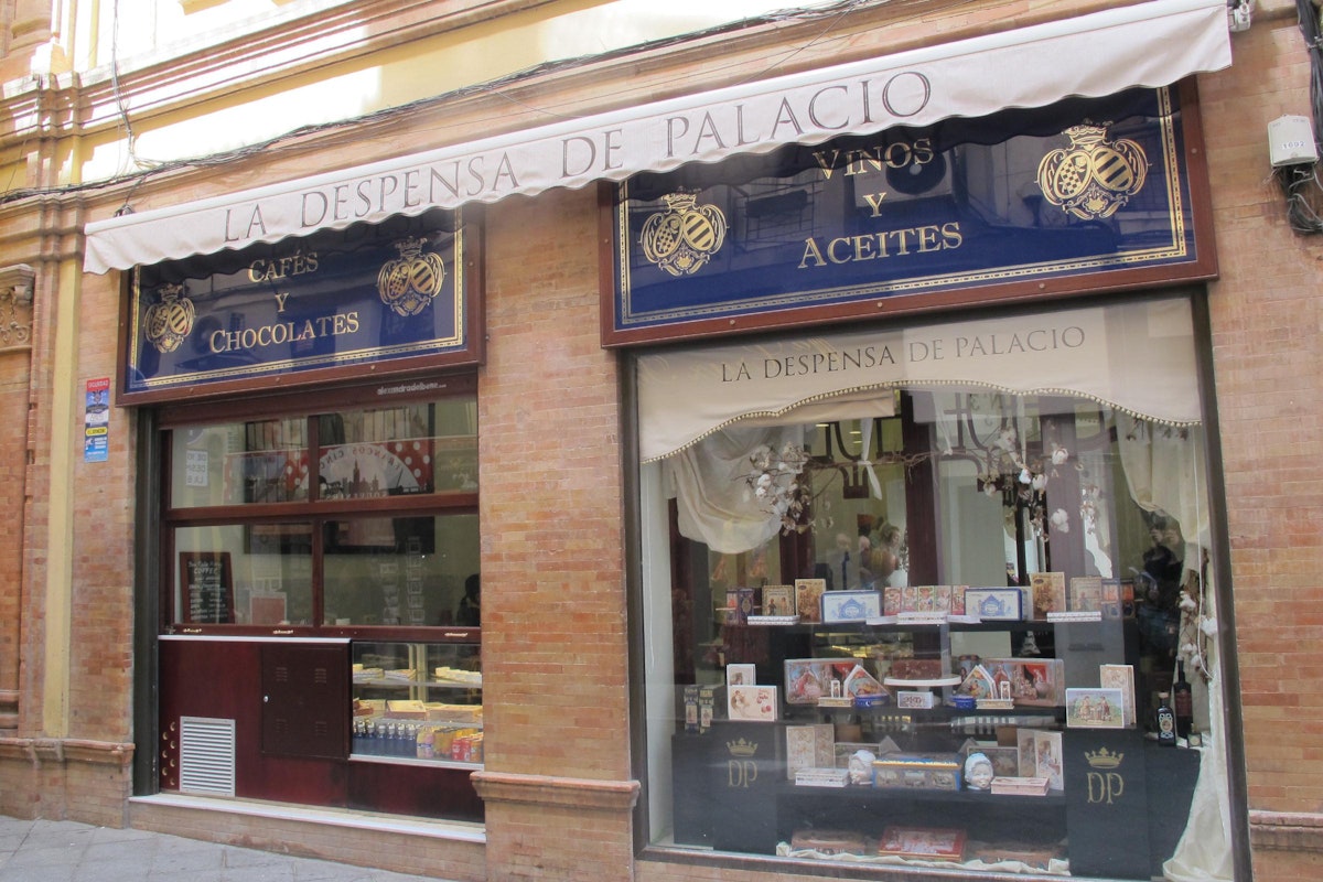 Exterior of shop with window display, La Despensa del Palacio confiteria.