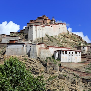 China, Tibet, Shigatse Prefecture, Gyantse County, Gyantse, View of Gyantse Dzong