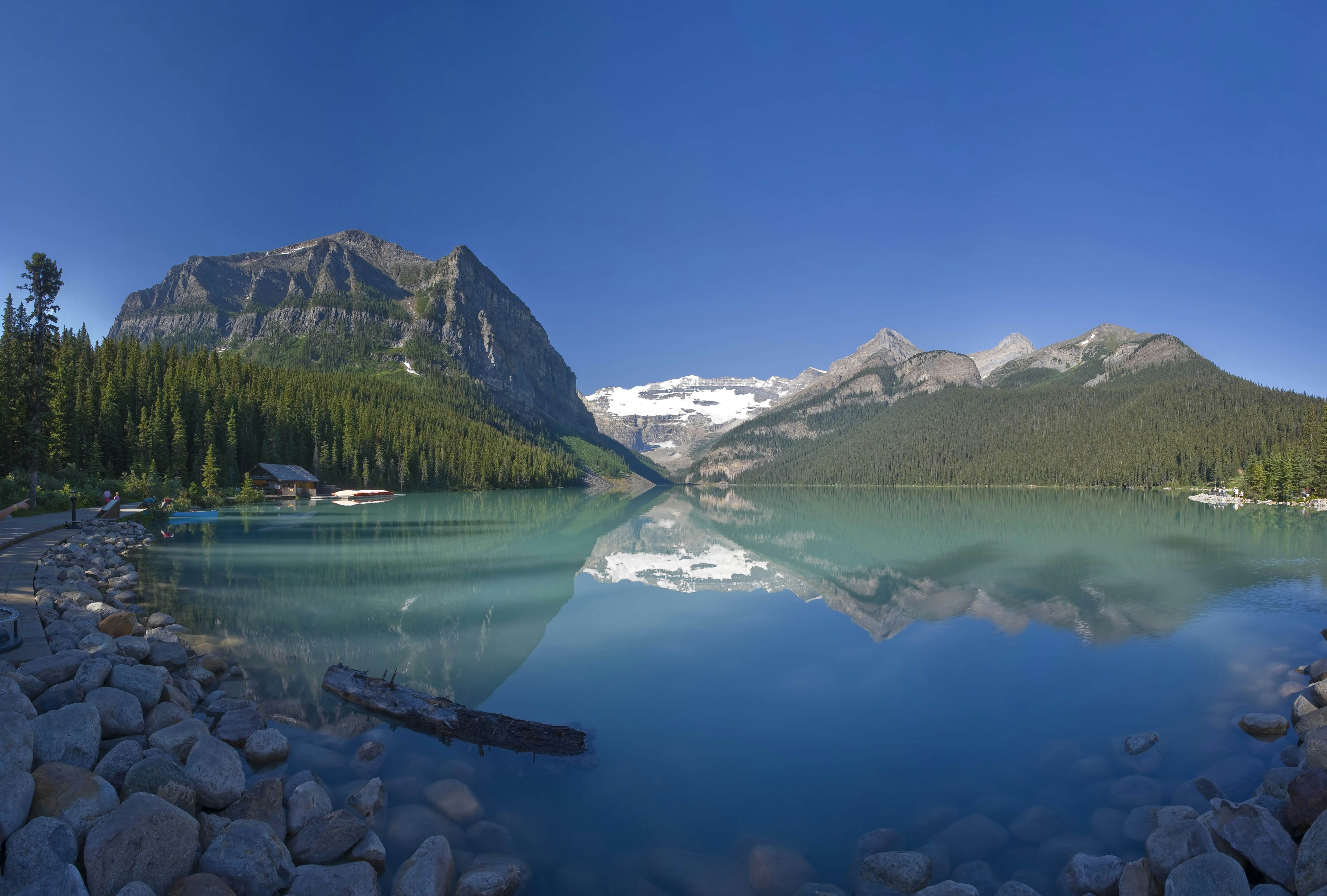 Everything you need to know about Lake Louise and its surrounding mountains  l Maple treasures