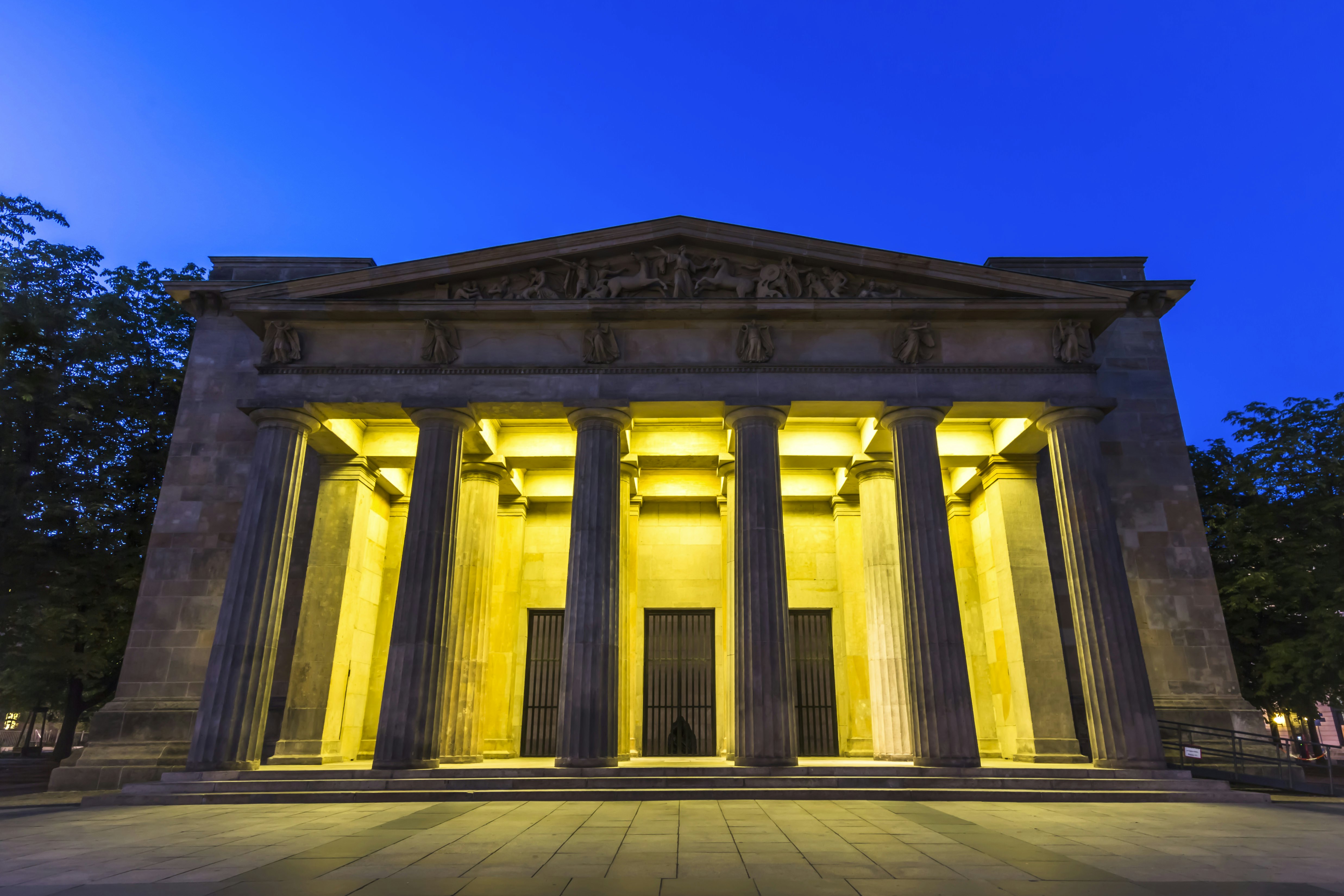 Nueue Wache, Monument