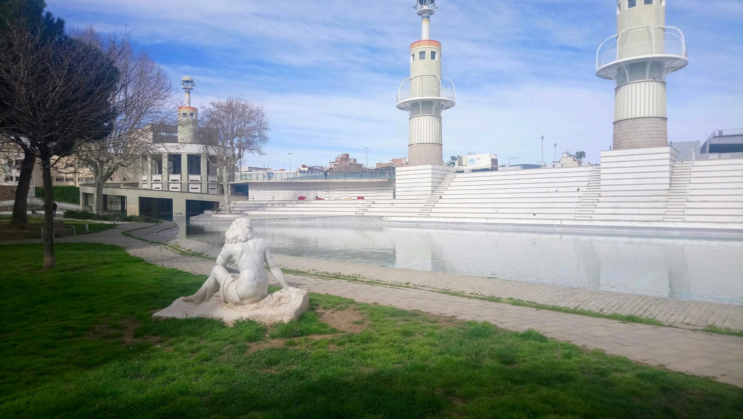 Pond at the Parc de l'Espanya Industrial