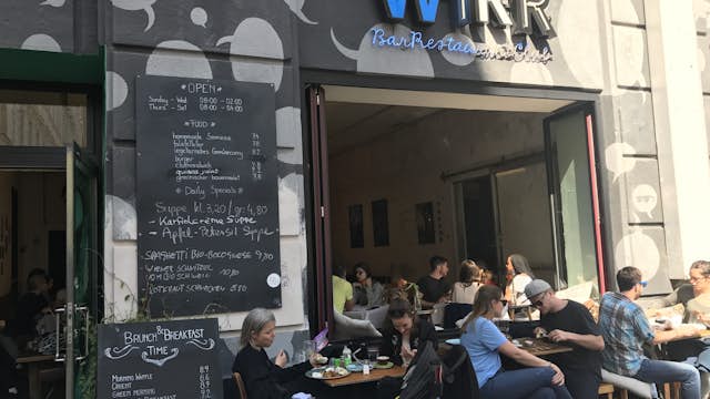 Wirr Cafe terrace on Burgasse