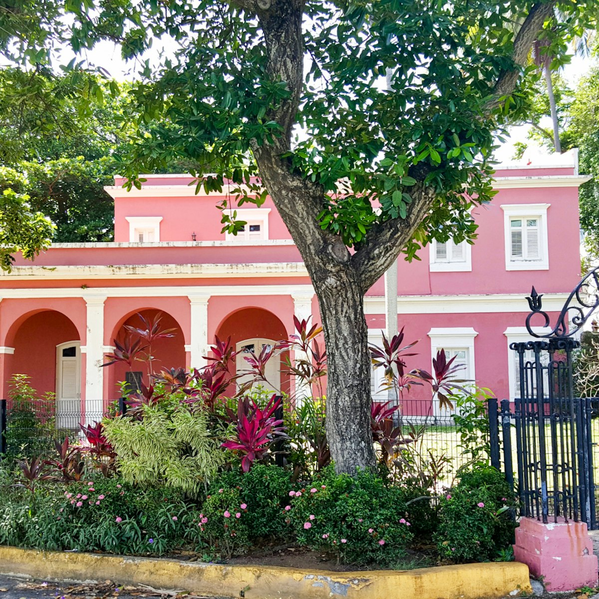 Front view of Casa Rosa.