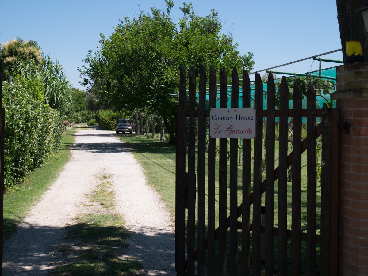 The gateway at Le Garzette leads you into a bucolic property