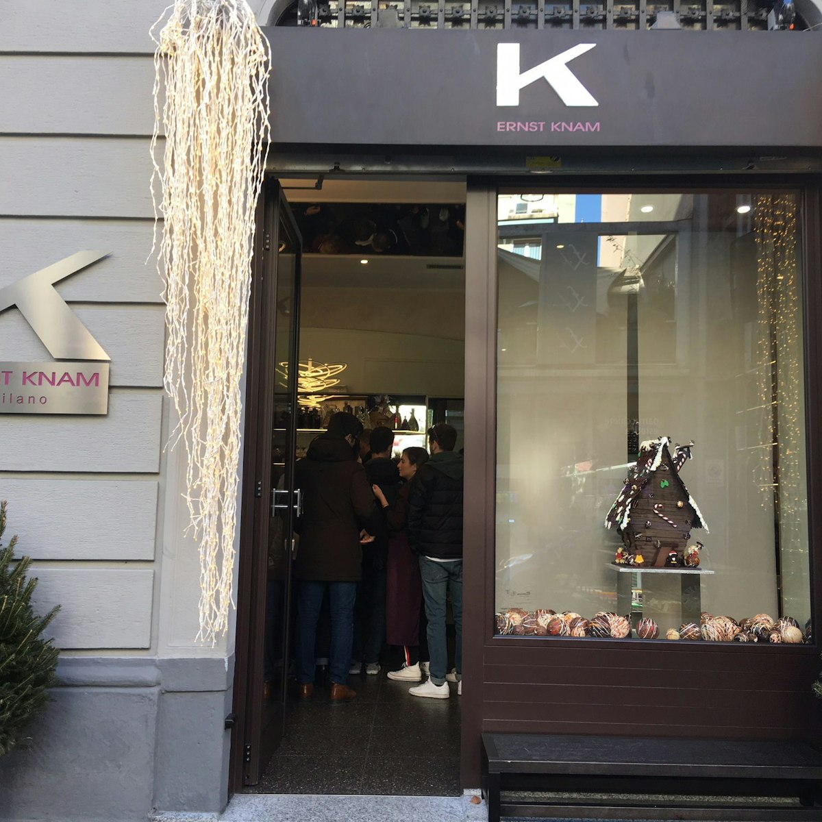 Pasticceria Knam shop entrance