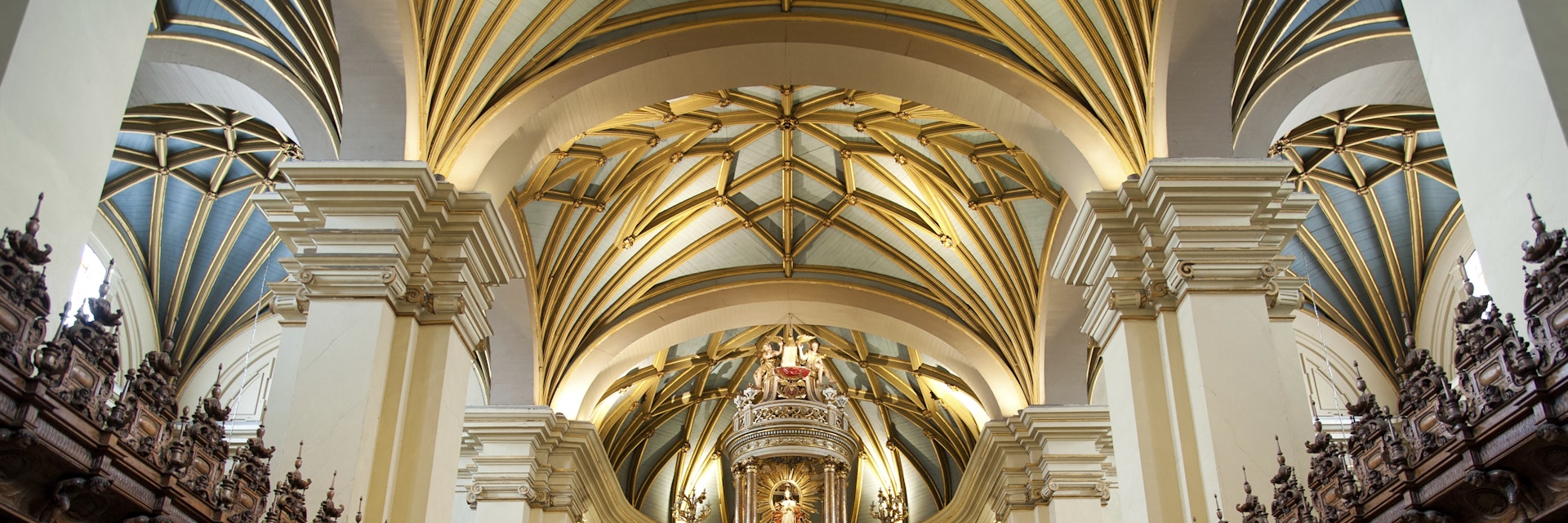 Interior of La Catedral de Lima