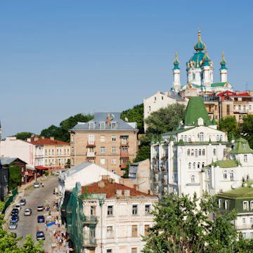 Ukraine, Kiev, St Andrews Church (1754 by Bartelomeo Rastrelli) on Andrews Decent (Andriyivsky Uzviz)