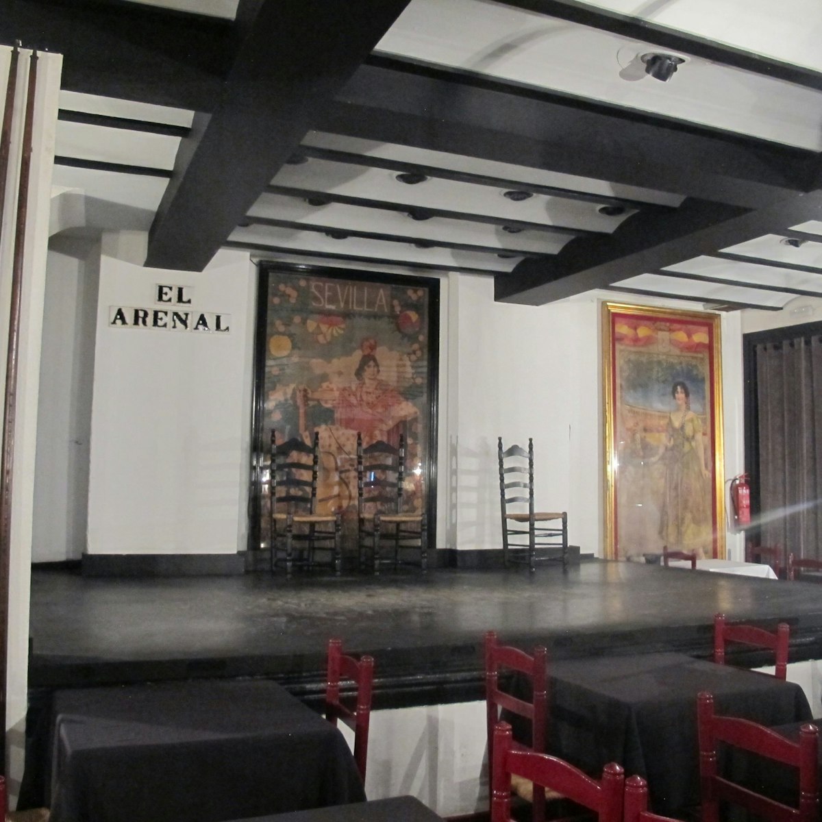 Tablao El Arenal flamenco stage