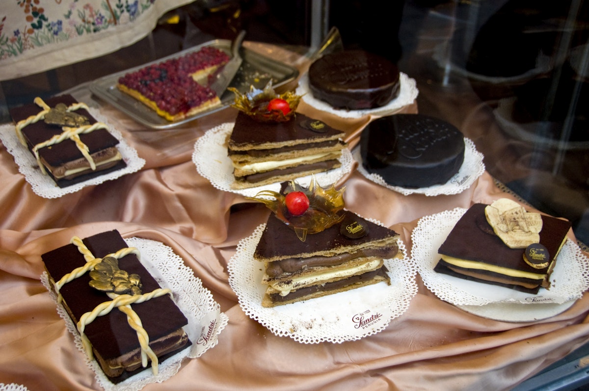 Special pastries at Sandri, Passeggiata, Corso Vannucci.