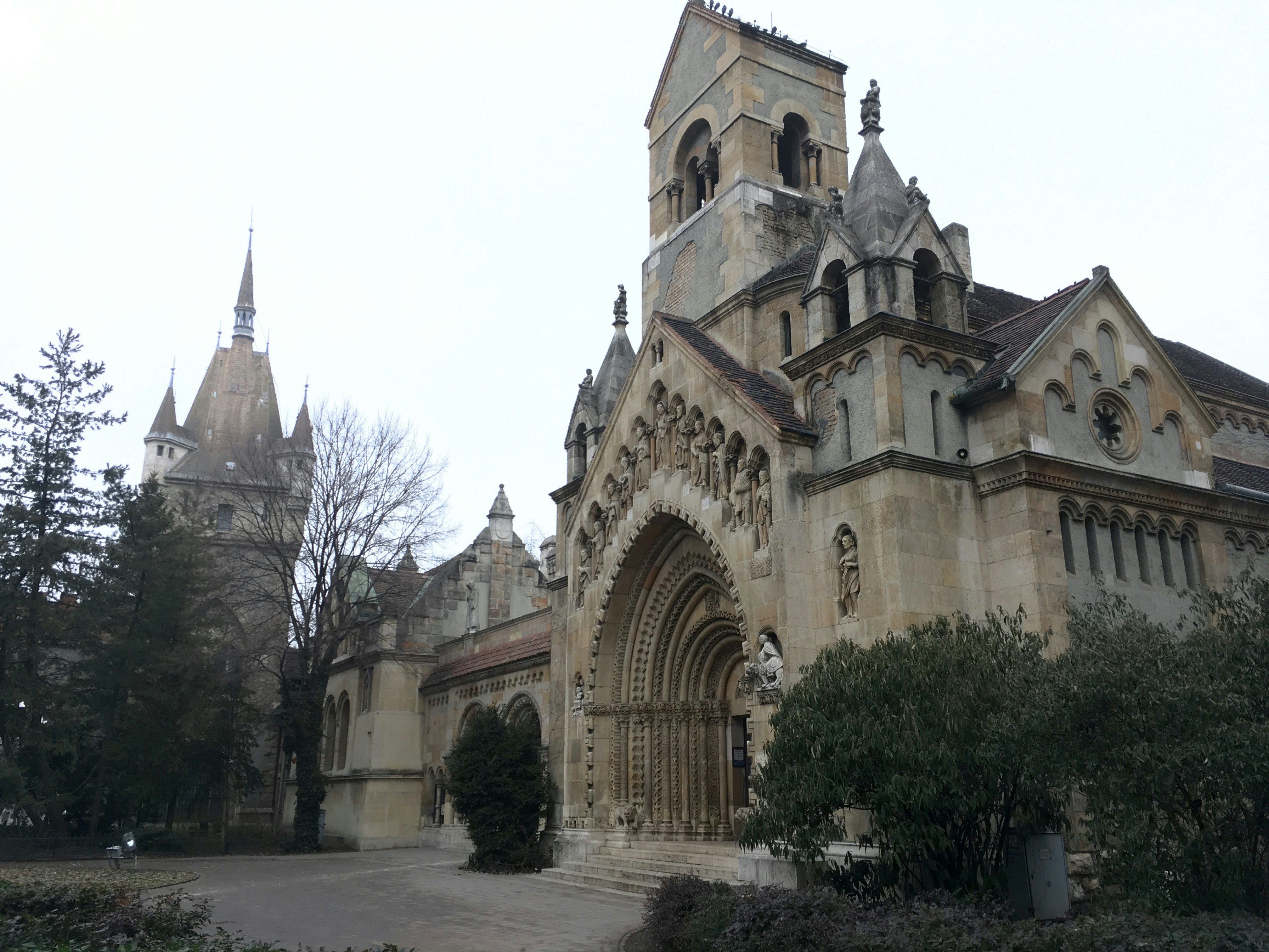 Image of Ják Chapel