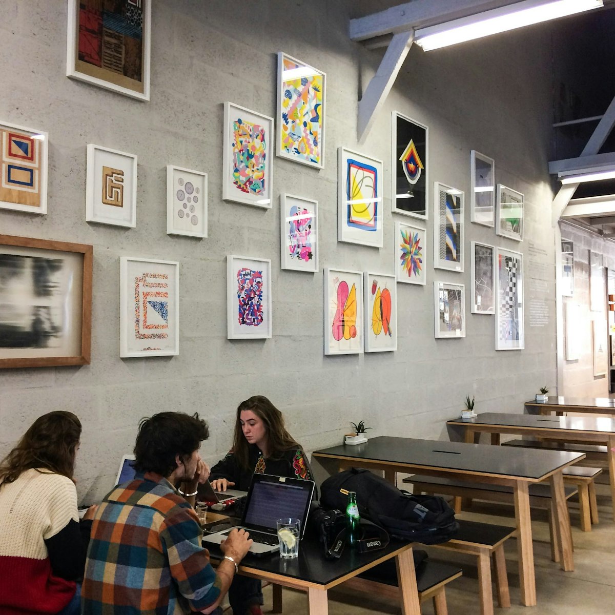 Students at Montana Lisboa Café