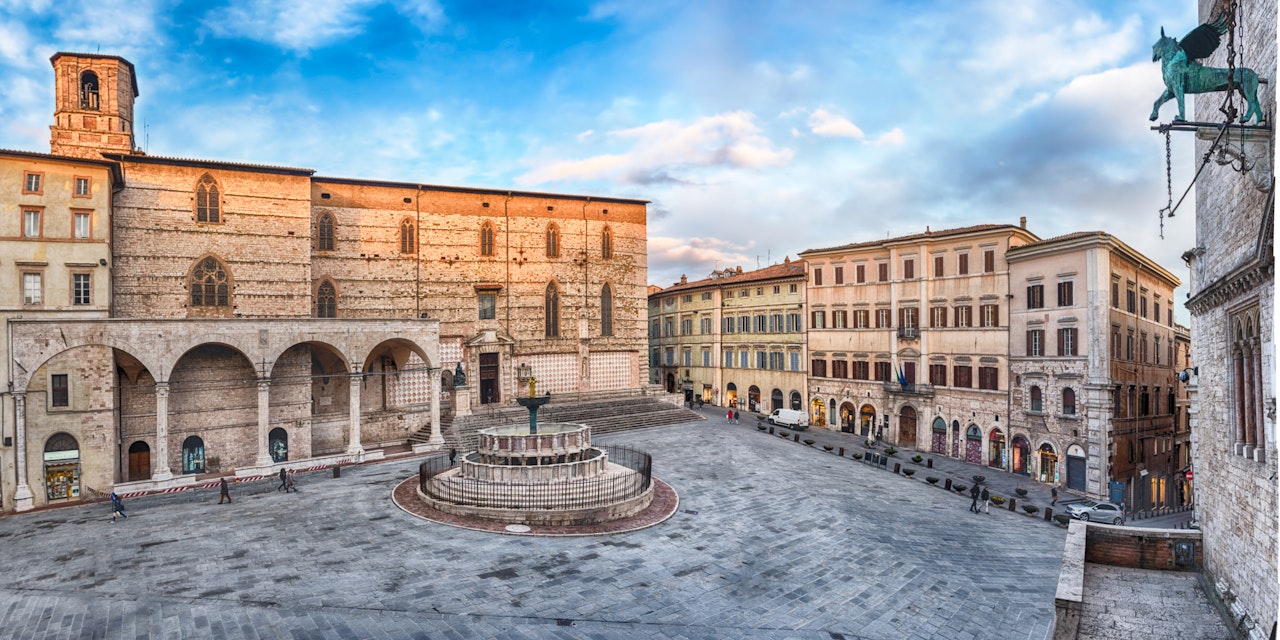 Panoramic view of Piazza IV Novembre, main square and masterpiece of medieval architecture in Perugia, Italy; Shutterstock ID 1043462140; Your name (First / Last): Anna Tyler; GL account no.: 65050; Netsuite department name: Online Editorial; Full Product or Project name including edition: destination-image-southern-europe