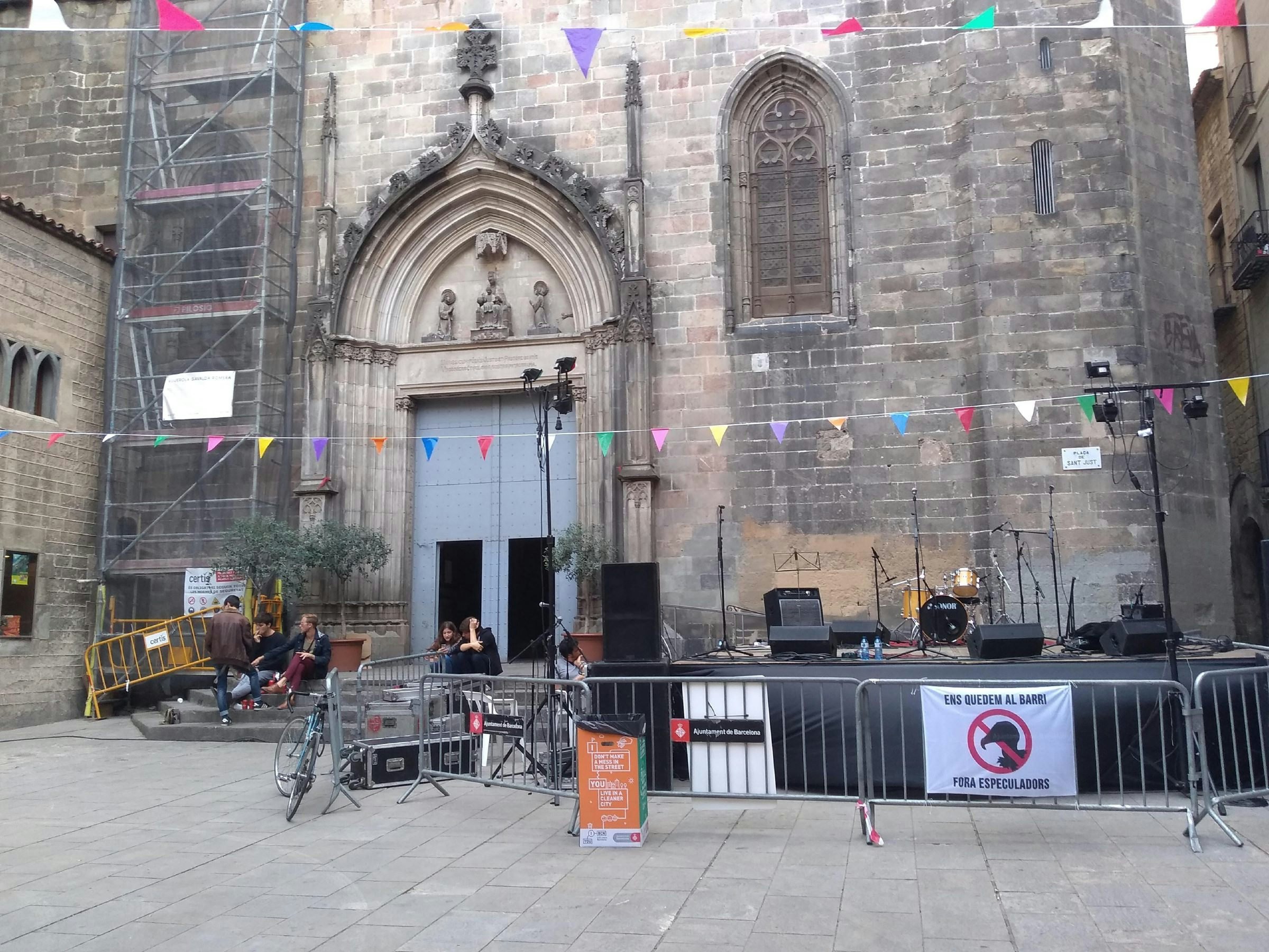 View of Església de Sants Just i Pastor and the plaza