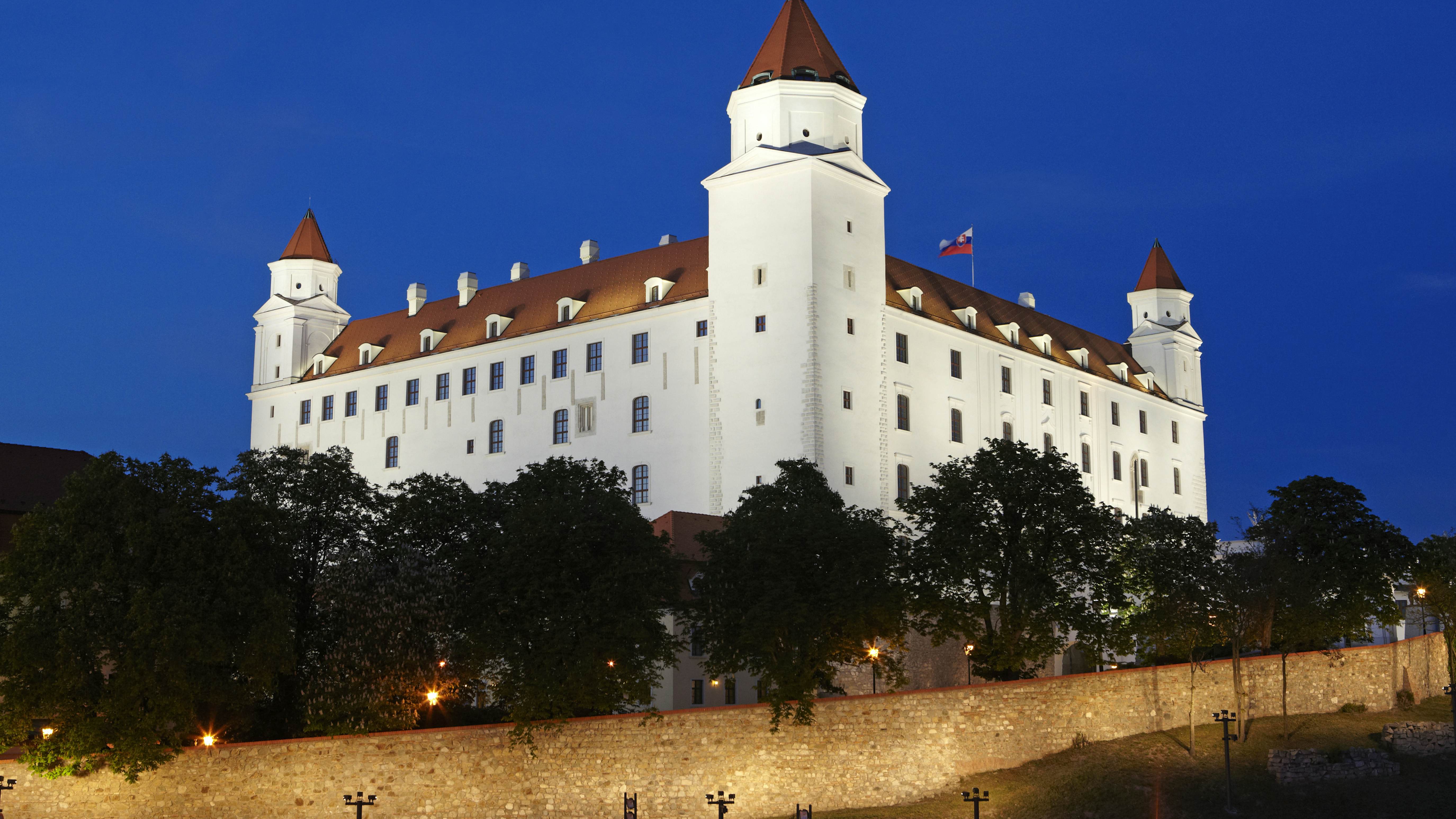 bratislava castle guided tour
