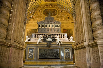 Mausoleum of St Francis Xavier in Basillica of Bom Jesus.