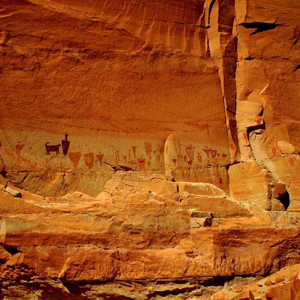 Utah, Pictographs, Horseshoe Shelter Detail, Horsehoe Canyon, Canyon lands National Park. (Photo by: Universal Images Group via Getty Images)