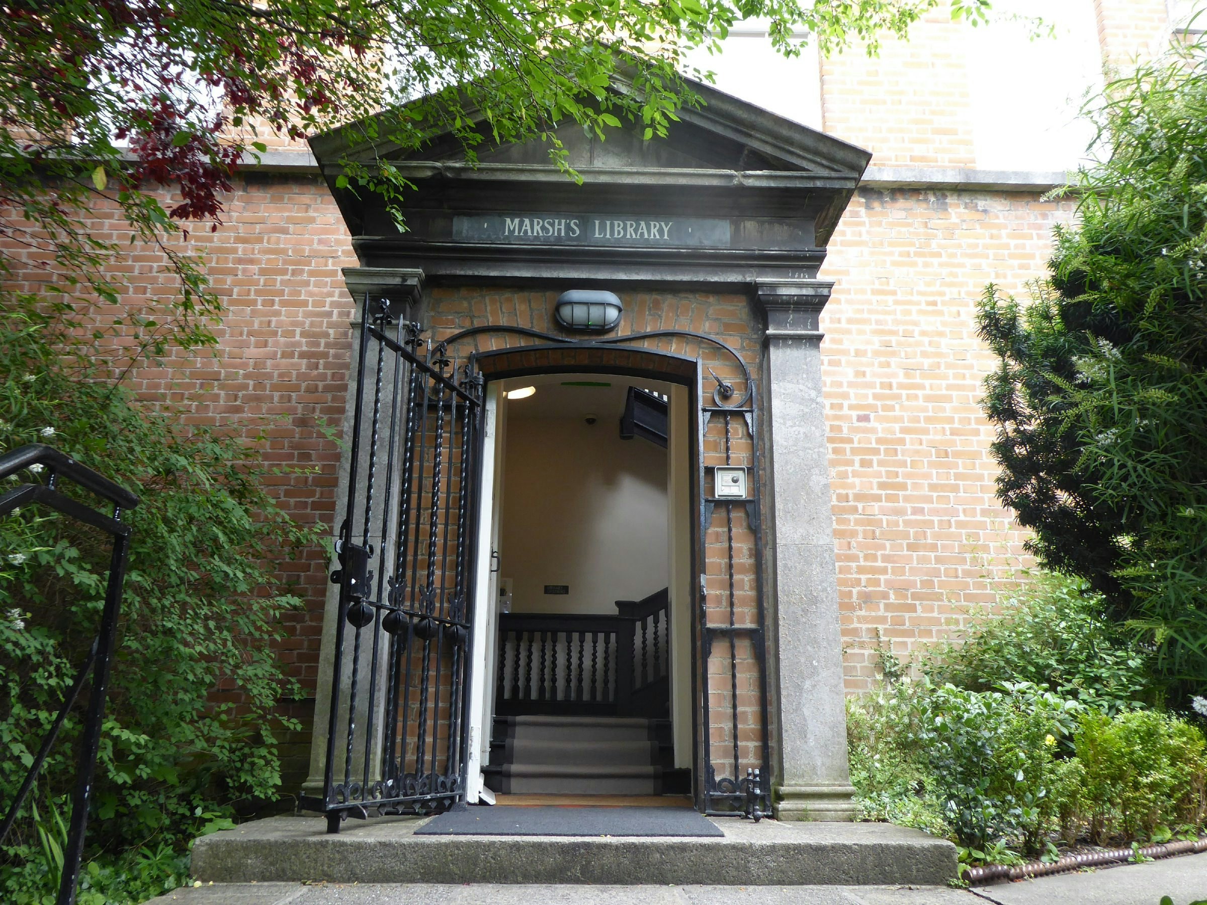 The entrance door to Marsh's Library
