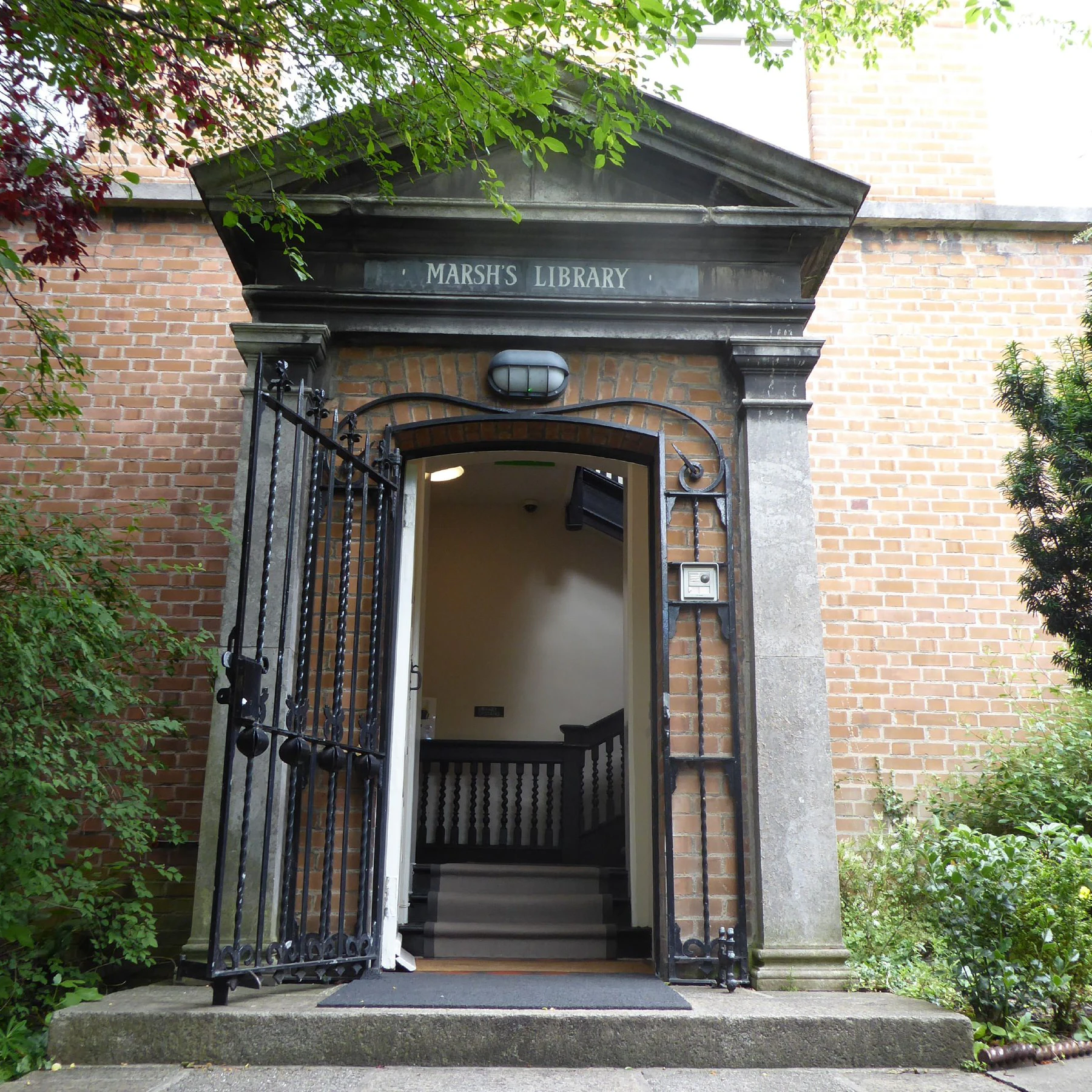 The entrance door to Marsh's Library