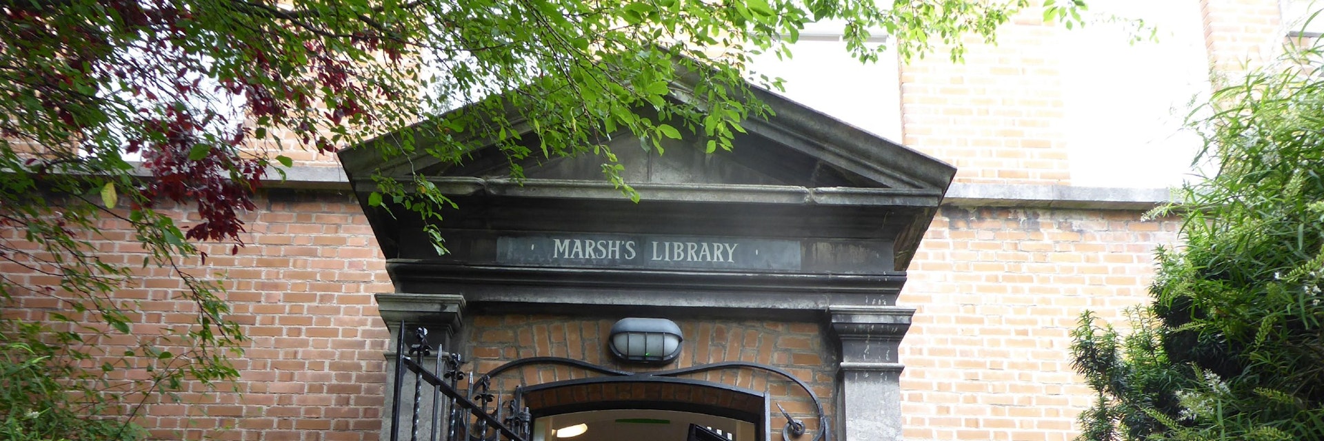The entrance door to Marsh's Library
