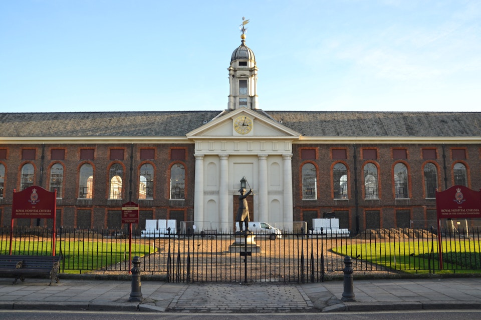 The front of Royal Chelsea Hospital, famous for housing the Chelsea Pensioners