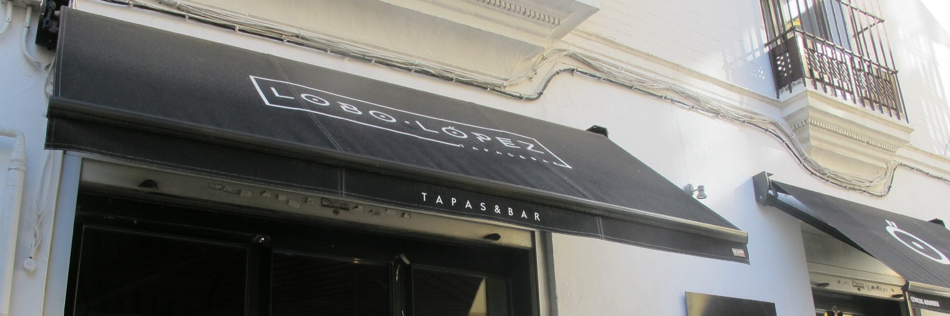 Lobo Lopez exterior awning