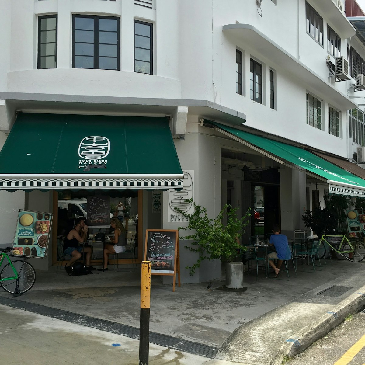 Tiong Bahru Bakery, external