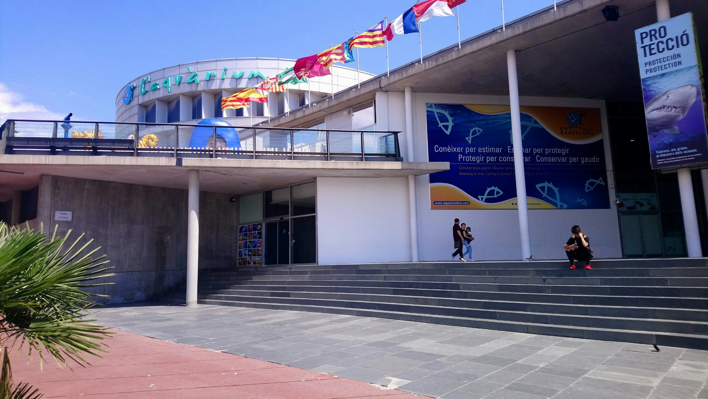 Front of L’Aquàrium