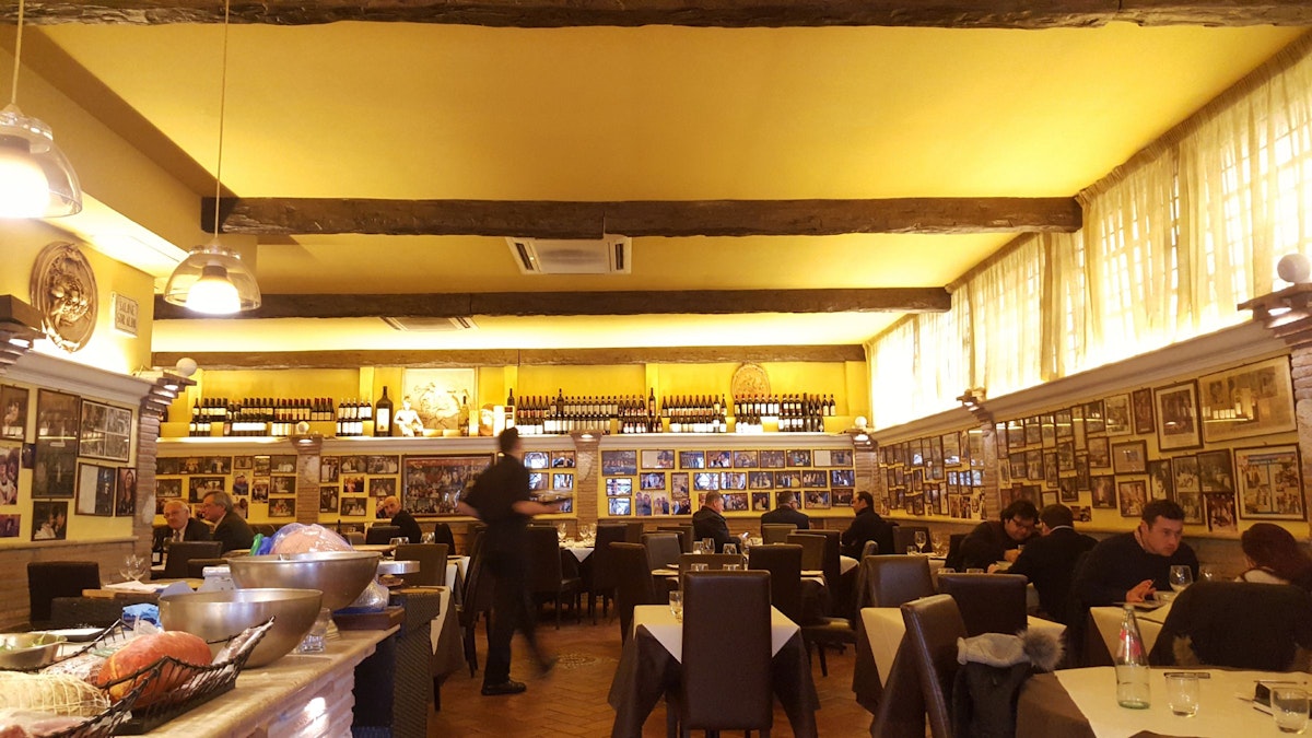 La Villetta, restaurant interior.