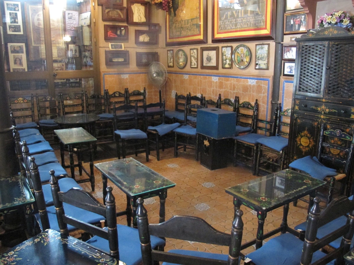 Casa Anselma flamenco bar with chairs around stage area