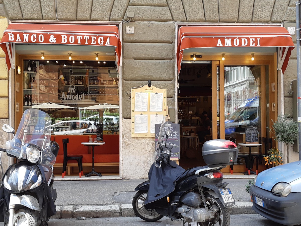 The entrance of Amodei Bottega & Banco.