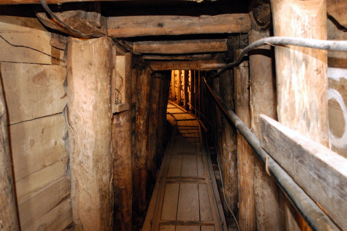 The beginning of the Sarajevo Tunnel, an 800m stretch under the airport.