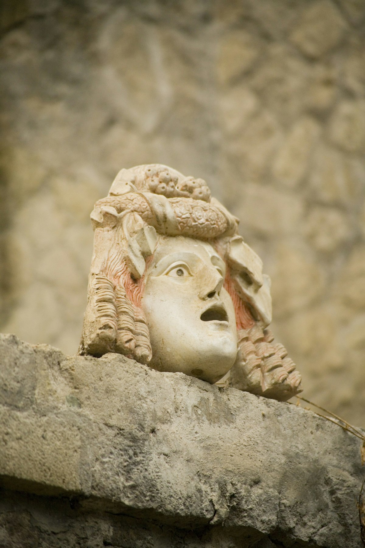 Carved head, Casa dei Nettuno e Anfitrite, Herculaneum.