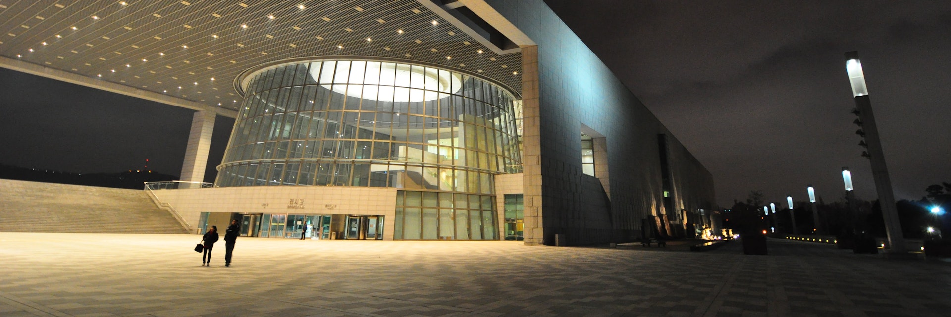National Museum of Korea at night