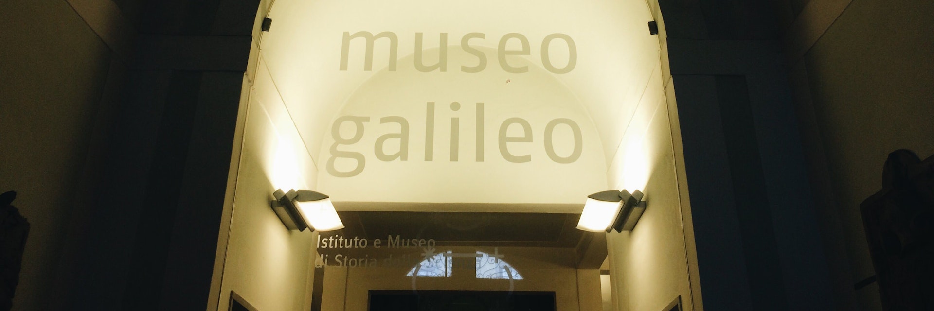 Galileo Museo, museum hallway signage