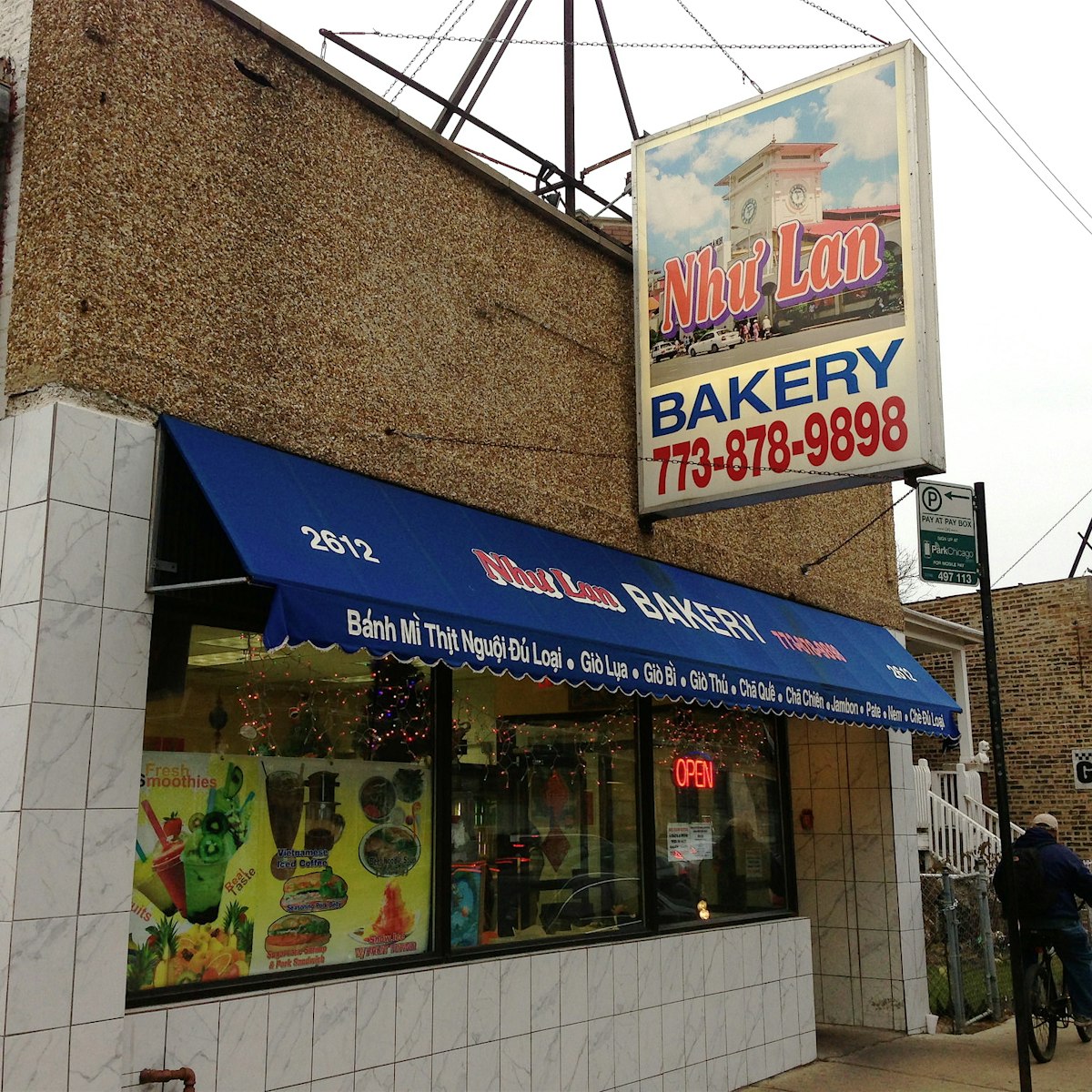 Nhu' Lan in Lincoln Square is an unassuming gem of a Vietnamese bakery.