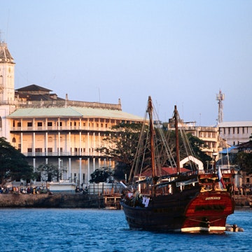 Dhow Restaurant and Beit el-Ajaib (House of Wonders).